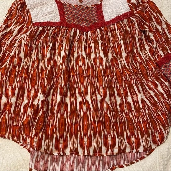 Farmers Market size Medium Boho Mixed Print Flowy Red Lace Trim Blouse - Picture 6 of 10